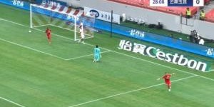 mk体育官方网站-海港1-0领先玉昆！刘若钒直塞助攻，莱昂纳多单刀晃过门将破门
