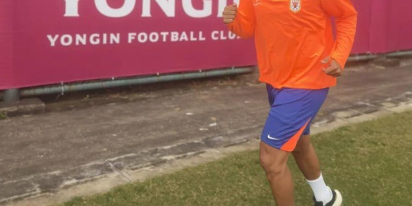 mk体育官网-中超|克雷桑归队参加训练，泰山国脚将参加下一阶段冬训