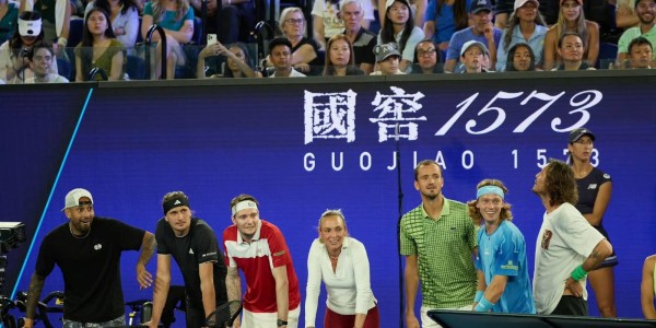 mk体育-业余球手夺一球致胜冠军！高芙贡献名面，周杰伦球都没碰到就出局